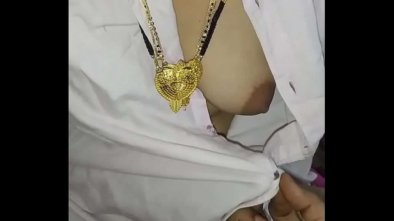 desi newly married indian big boobs horny wife suhagraat pic
