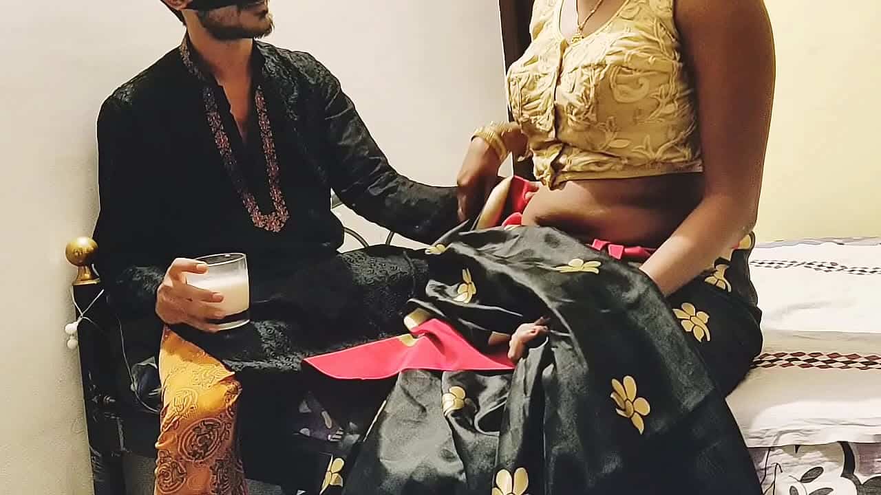 Xxxx Bedroom - bedroom fucking - Indian Porn 365